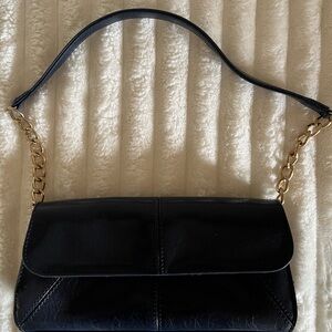 Liz Claiborne 90’s Navy Shoulder Bag with Gold Chain